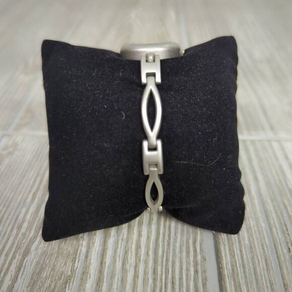 Vintage Guess Womens Silver Tone Chain Link Fashion Watch Blue Face 6.25" Long - Picture 6 of 8